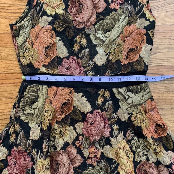 Autumn inspired tapestry dress - Picture 5 of 8